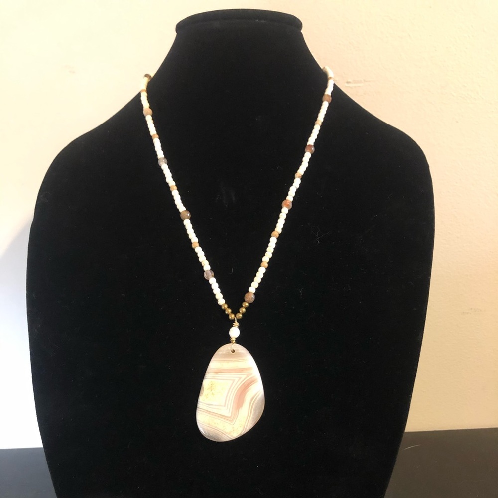 Autumn jasper pendant with jasper and agate beads.